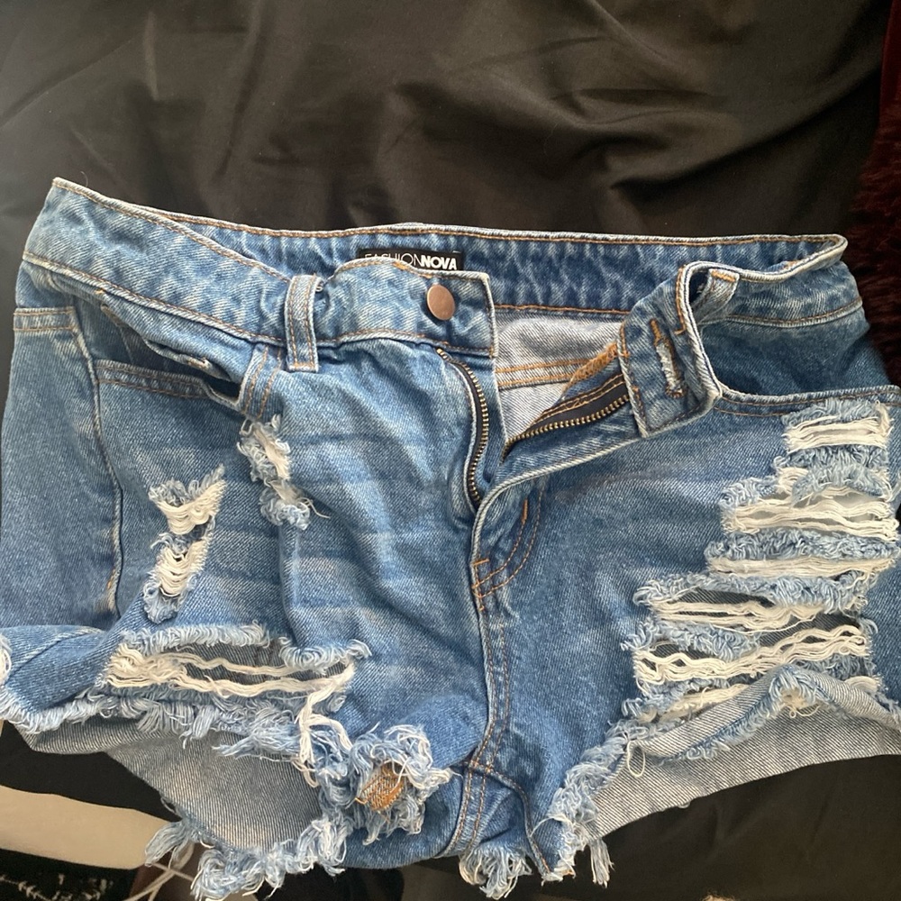 JEAN SHORTS, SIZE 5 NOT 4. good condition